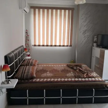 Апартаменты Emi *